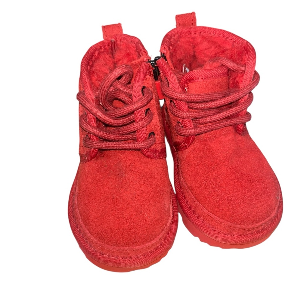 UGG Neumel II Chukka Boots in Samba Red Toddler Size 6 - Picture 3 of 6